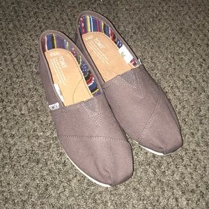 Toms